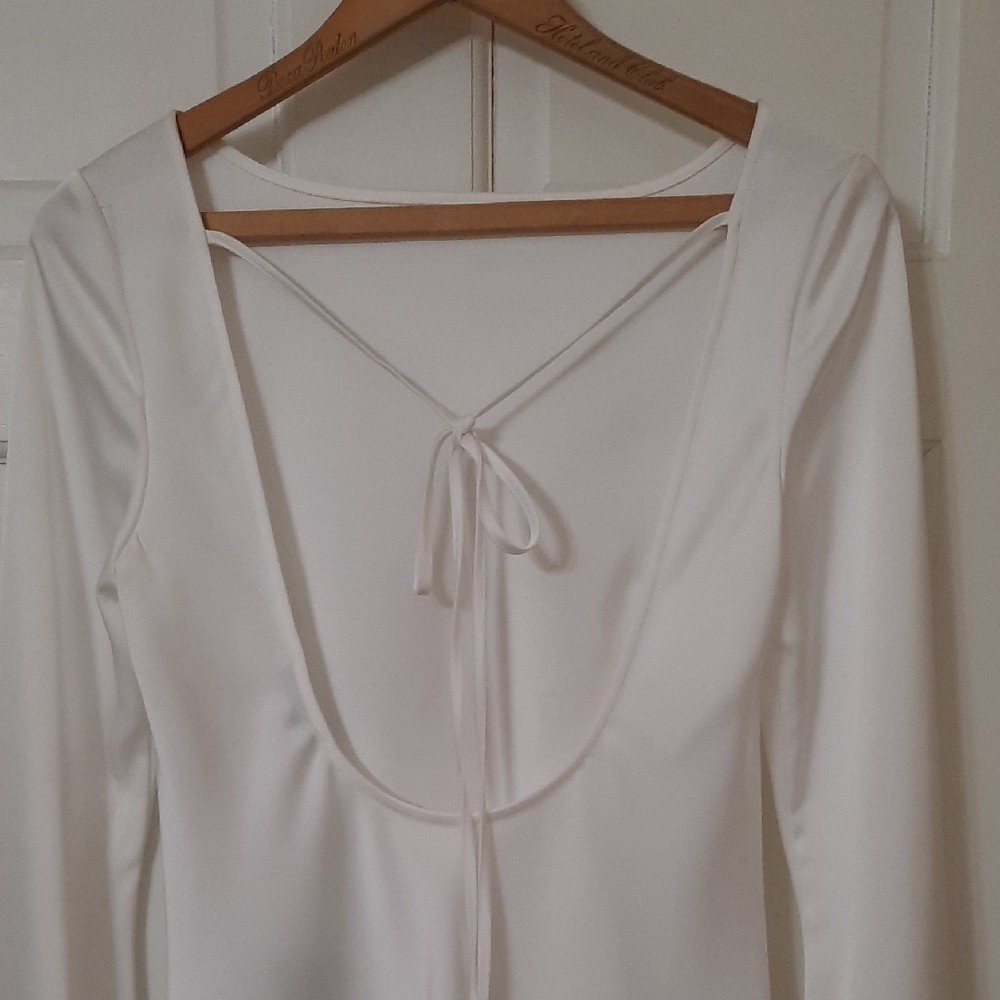 Gianni Bini Classic White Long Sleeve Dress - Picture 9 of 11